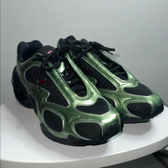 Women’s Nike Air Max Muse Metallic Oil Green - Picture 4 of 8